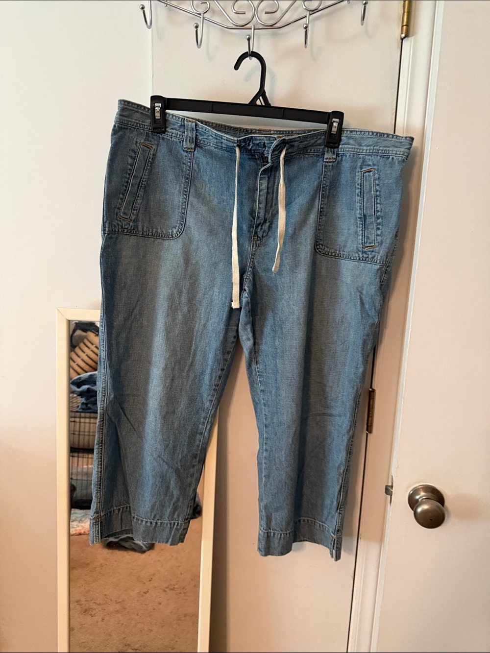Old Navy Light Blue Denim Cropped Drawstring Pants